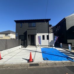 相模原市中央区淵野辺本町 カースペース並列２台、パントリーやWICなど収納豊富